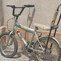 دوچرخه در حد تعمیرات