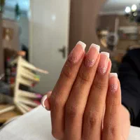 ترمیم ناخن کوتاهی مو لیف ابرو کاشت مژه رنگ مو