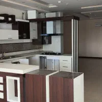 کابینت های گلس  بسیار تمیز