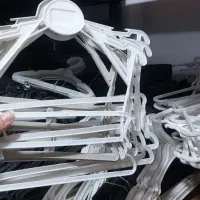 فروش چوب‌لباسی و رگال گردان و استیل با قیمت عمده|فروشگاه و مغازه|قم, شهر قائم|دیوار