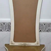 قاب آینه و میز