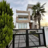 ویلا-مدرن-استخردار-شهرکی-سندتک-برگ-زیباکنار