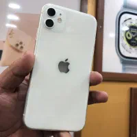 ایفون ۱۱ در حد سفید