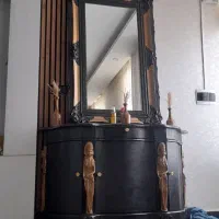 آیینه و کنسول