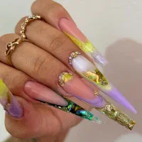 خدمات و اموزش کاشت ناخن در اموزشگاه فنی