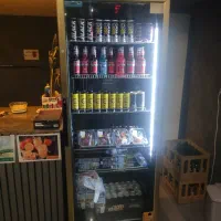 لوازم کافه آسیاب تابلوقهوه ساز صندلی یخچال