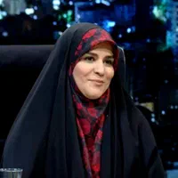 ست کیف و روسری که مجری تلویزیون استفاده میکنه