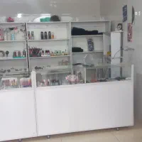 قفسه و۳ عدد ویترین لوازم اریشی