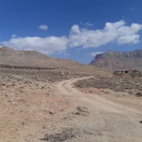 زمین تنگ چنار بادامک|فروش زمین و ملک کلنگی|مهریز, |دیوار