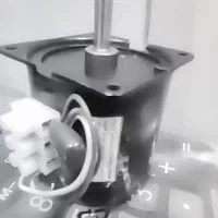 موتور گیربکس ۲۲۰ولت با. دور ۵۰|سایر لوازم برقی|اصفهان, تخت فولاد|دیوار