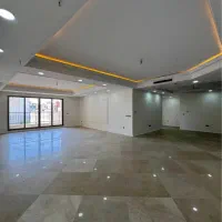 ۲۴۵ تکواحدی ، دو طرف نور ، ساختمان برند ،بدون مشرف