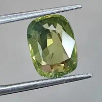 یاقوت سبز انهیت سریلانکا با شناسنامه