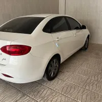 جک J4، مدل ۱۴۰۲ کم کار