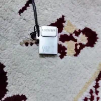 یک عدد فلش هشت گیگ به فروش می‌رسد|لوازم جانبی موبایل و تبلت|بندرعباس, |دیوار