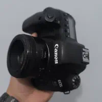 دوربین شیش دی مارک۲با لنز پنجاه اف یک وهشت