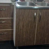 کابینت کامل همراه با سینک و شیرآلات در حد نو