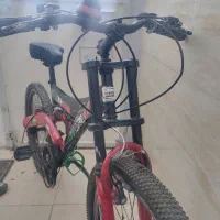 دو عدد دوچرخه 26 یکی دنده‌ای یکی ساده