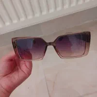 عینک|زیورآلات و اکسسوری|صدرا-فارس, فاز ۲|دیوار