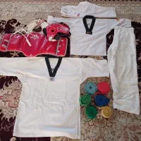 لباس تکواندو با تجهیزات
