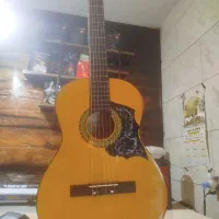 گیتار در حد و نو