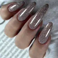 اموزش کاشت ناخن +همکاری ۹۹۰ هزار تومان