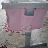 تخت کنار مادر
