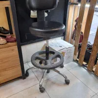میز کامپیوتر و صندلی چرخ دار