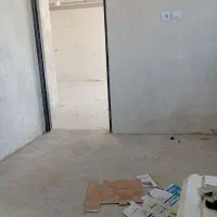 به یک کارگر نیازمندم
