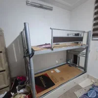 تخت دوطبقه|تخت و سرویس خواب|قم, طلاب غیر ایرانی|دیوار