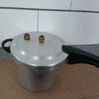 زودپز قدیمی درحدنو