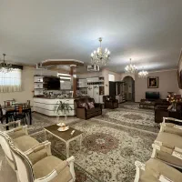 یک باب حیاط ویلایی