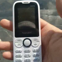 گوشی دکمه ای هانوفر M8000