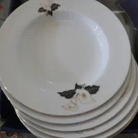 بشقاب چینی گل مشکی