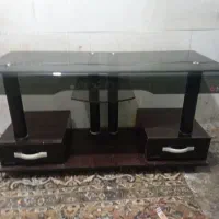 میز. تلویزیون