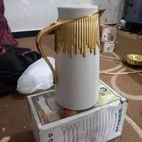 تلویزیون ۳۲اینچ و فلاکس  ومبل خلیجی و ساعت