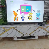 میز تلویزیون در حد نو