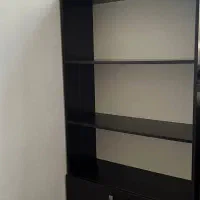 کتابخانه سه طبقه و کمد
