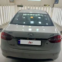 جک J5 اتوماتیک 1800cc، مدل ۱۳۹۴ بی رنگ