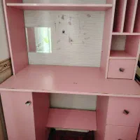 میز تحریر در حد نو