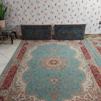 ۵عدد فرش ۶ متری ضخیم و ۶عدد پشتی