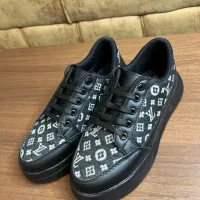 کفش|کیف، کفش، کمربند|گلبهار, شهر جدید گلبهار|دیوار