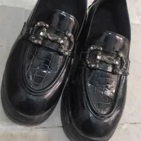 تعدادی کیف و کفش در حد نو