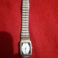 یک ساعت زنانه قدیمی اورینت