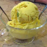 بستنی سنتی خانگی شکلاتی و وانیلی