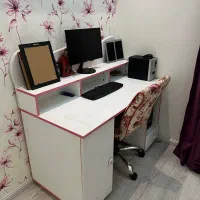 میز تحریر با صندلی متحرک