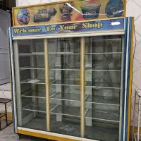 یخچال ایستاده ۳درب تمام ویترینی ۲طرف نما