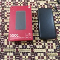 پاور بانک شیائومی در حد نو دو هزار با یک سیم اضافه