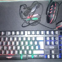 کیبورد RGB به همراه هدفون