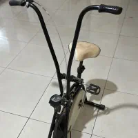 دوچرخه ثابت خانگی سالم و کم‌جا