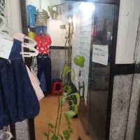 آینه با قاب چوبی